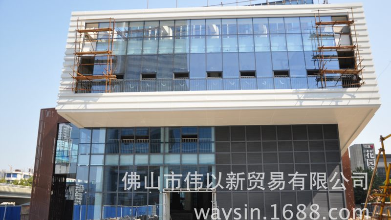 上海门窗加盟店装修：从设计到验收的关键要点**